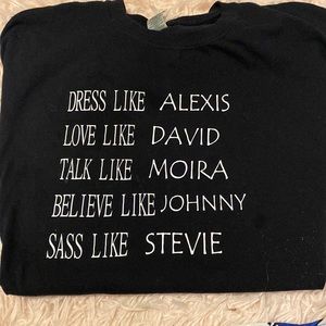 🖤🖤 NWOT schitt’s creek shirt